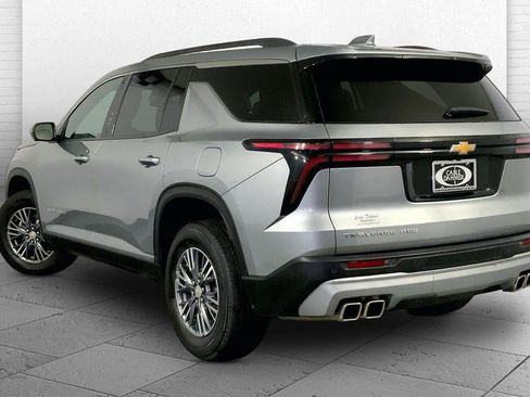 Used 2024 Chevrolet Traverse LT AWD/4WD image 11