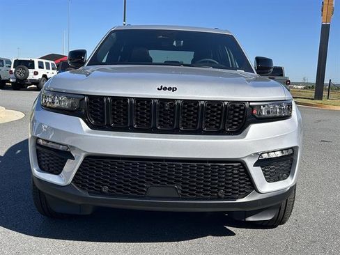 New 2025 Jeep Grand Cherokee Limited image 2