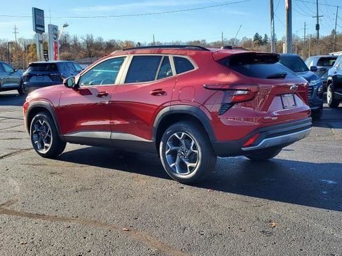 New 2026 Chevrolet Trax LT image 3