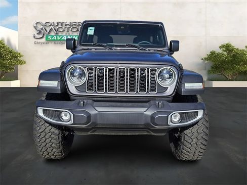 New 2025 Jeep Wrangler Unlimited Sahara w/ Technology Group AWD/4WD image 8