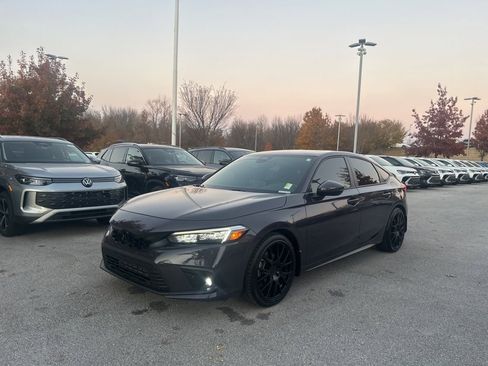 Used 2022 Honda Civic Sport Touring image 3