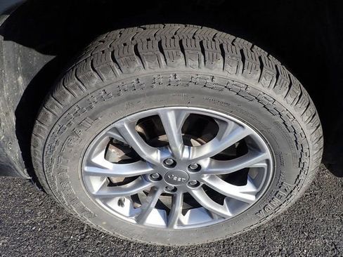 Used 2022 Jeep Cherokee Latitude Lux AWD/4WD image 10