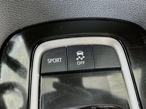 Used 2022 Toyota Corolla SE FWD image 17