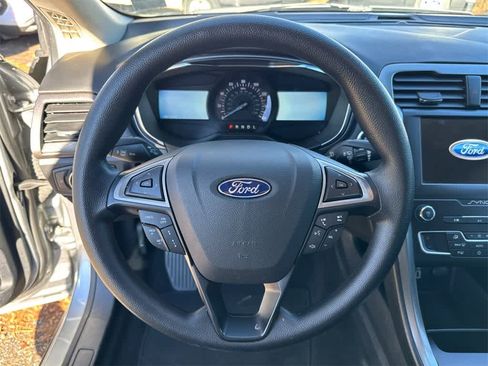 Used 2020 Ford Fusion SE image 20