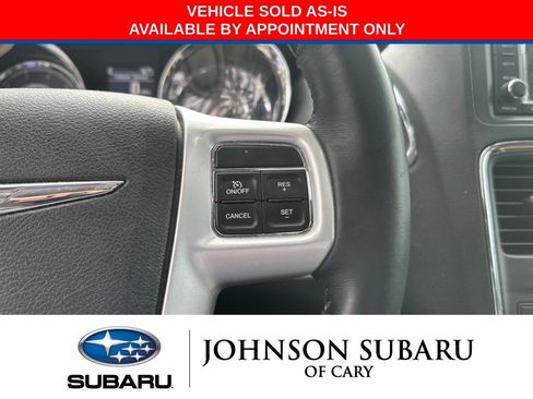 Used 2015 Chrysler Town & Country Limited Platinum FWD image 14