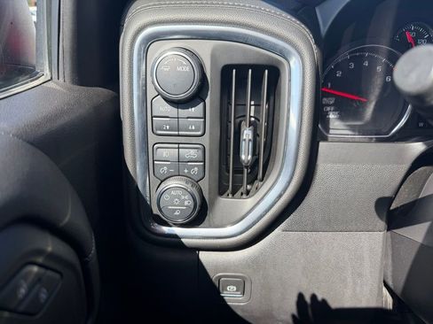 Used 2021 Chevrolet Silverado 1500 LT Trail Boss w/ Convenience Package II image 11