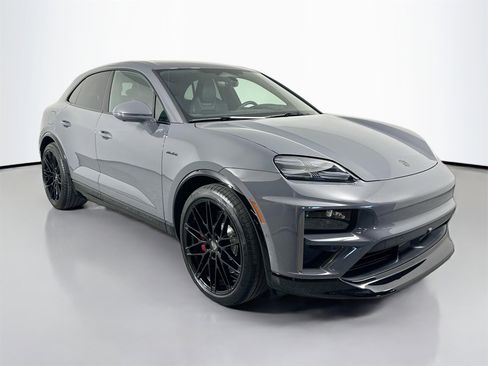 Certified 2025 Porsche Macan Turbo Electric image 9