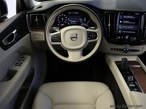 Used 2021 Volvo XC60 T8 Inscription Expression w/ Premium Package AWD/4WD image 16