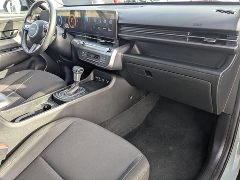 Certified 2025 Hyundai Kona SEL image 32