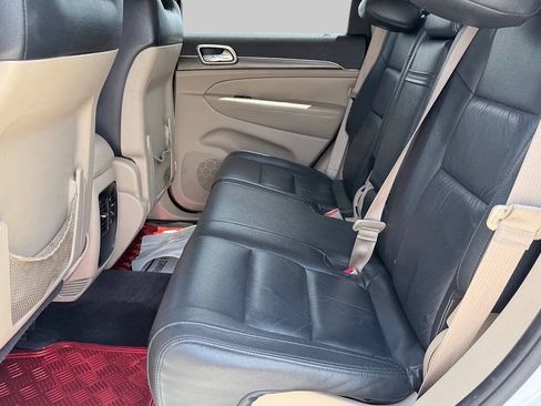 Used 2015 Jeep Grand Cherokee Laredo w/ Quick Order Package 23E RWD image 11