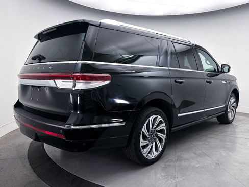 Used 2022 Lincoln Navigator L Reserve AWD/4WD image 17