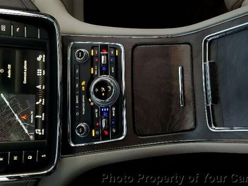 Used 2019 Lincoln Continental Select w/ Continental Climate Package image 22