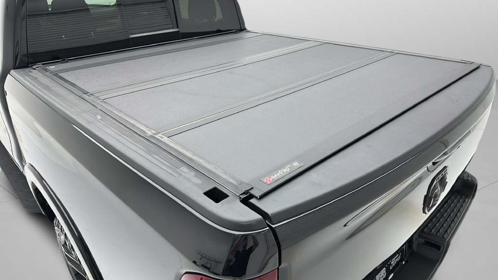 Used 2020 RAM 1500 Laramie w/ Sport Appearance Package AWD/4WD image 8