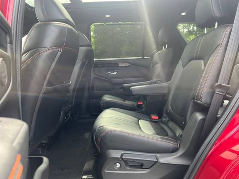 Used 2023 Honda Pilot TrailSport image 10