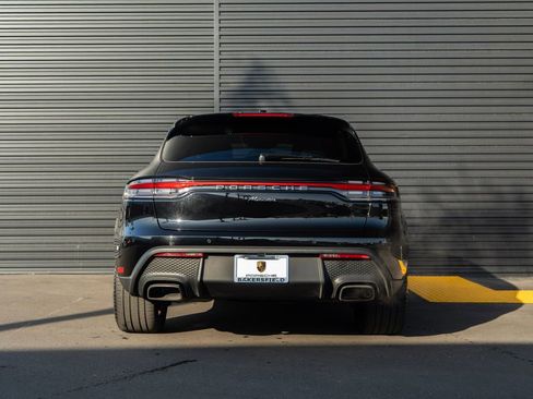 Used 2022 Porsche Macan image 10