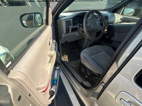 Used 2004 Oldsmobile Silhouette GL FWD image 12