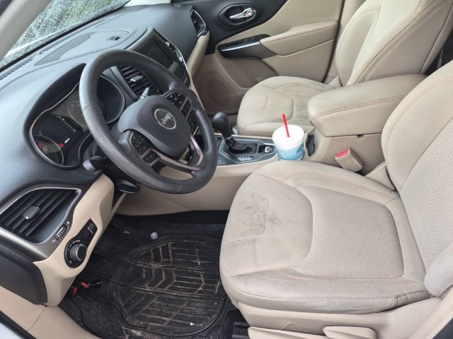 Used 2020 Jeep Cherokee Latitude AWD/4WD image 4