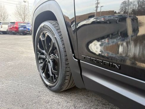 Used 2021 GMC Terrain SLE w/ Driver Convenience Package image 13