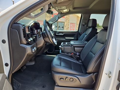 Used 2025 GMC Sierra 1500 SLT RWD image 10