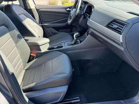 Used 2024 Volkswagen Jetta SE image 20