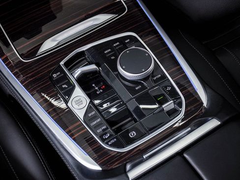 Used 2026 BMW X7 xDrive40i image 26