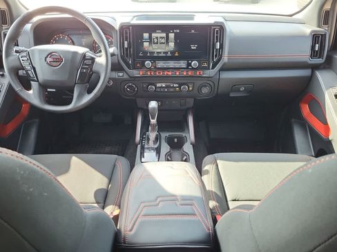 Used 2025 Nissan Frontier PRO-4X AWD/4WD image 18