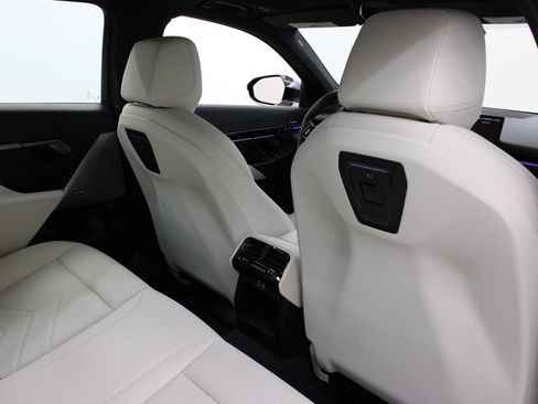 Used 2024 BMW 530i w/ Convenience Package image 20