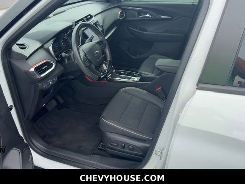 Used 2021 Chevrolet TrailBlazer RS w/ Technology Package FWD image 11