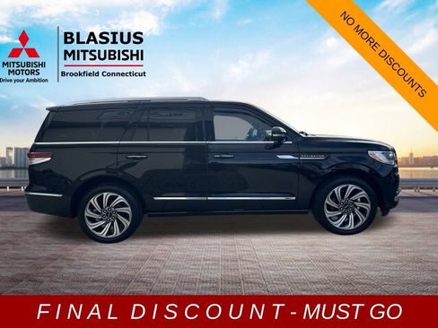 Used 2022 Lincoln Navigator Reserve image 9