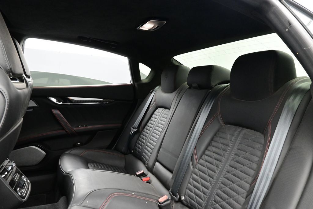 Used 2022 Maserati Quattroporte Trofeo RWD image 12
