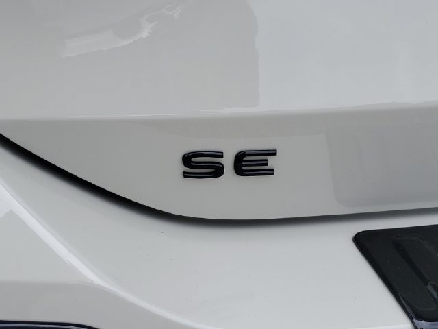New 2026 Volkswagen Tiguan SE R-Line FWD image 7