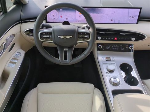 Used 2026 Genesis GV70 2.5T Select image 15