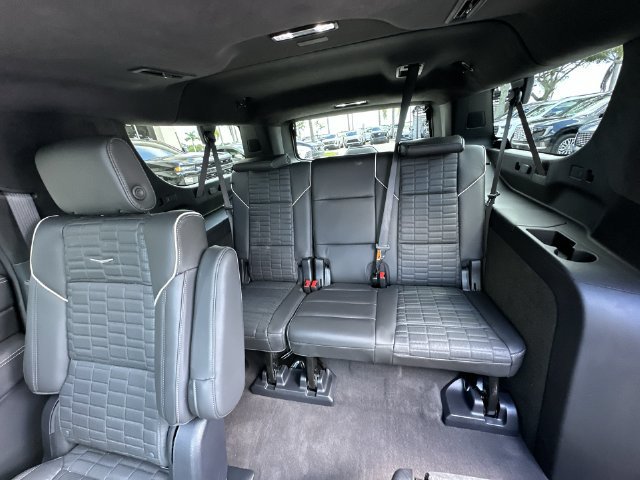 Certified 2025 Cadillac Escalade ESV V AWD/4WD image 33