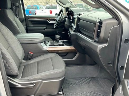 Used 2024 Chevrolet Silverado 1500 LT Trail Boss w/ Convenience Package II AWD/4WD image 15