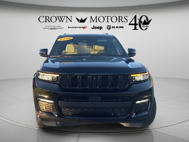 Used 2025 Jeep Grand Cherokee L Limited w/ Luxury Tech Group II AWD/4WD image 2