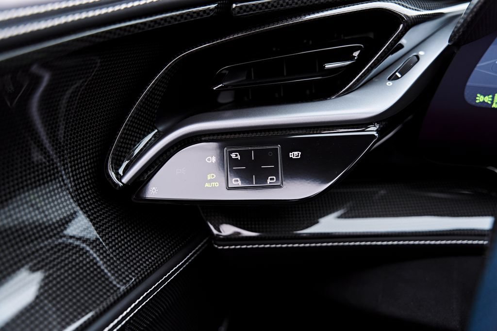 Used 2022 Ferrari SF90 Spider AWD/4WD image 65