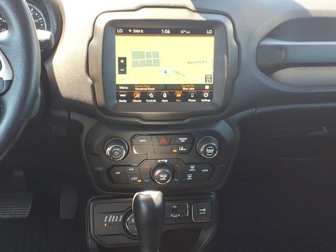 Used 2023 Jeep Renegade Trailhawk w/ Trailhawk Elite Group AWD/4WD image 13