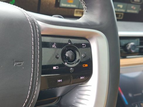 Used 2025 INFINITI QX80 Sensory AWD/4WD image 16