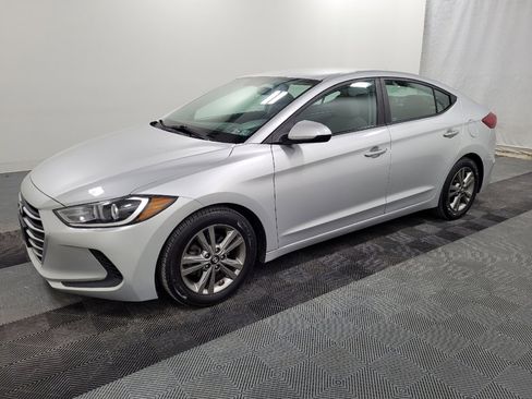 Used 2018 Hyundai Elantra SEL image 2
