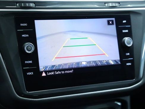 Certified 2022 Volkswagen Tiguan SE image 19