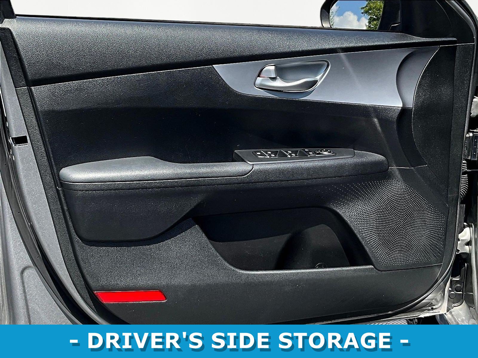 Used 2023 Kia Forte LXS w/ LXS Technology Package FWD image 19