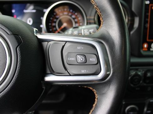 Used 2023 Jeep Wrangler Unlimited Sahara AWD/4WD image 19