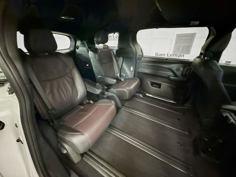 Used 2025 Toyota Sienna XSE w/ XSE Premium Package AWD/4WD image 27