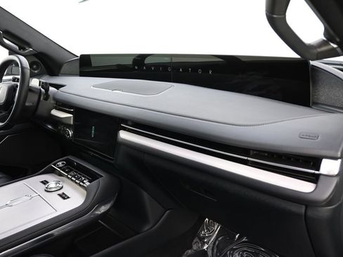 New 2026 Lincoln Navigator Reserve w/ Jet Appearance Package AWD/4WD image 15