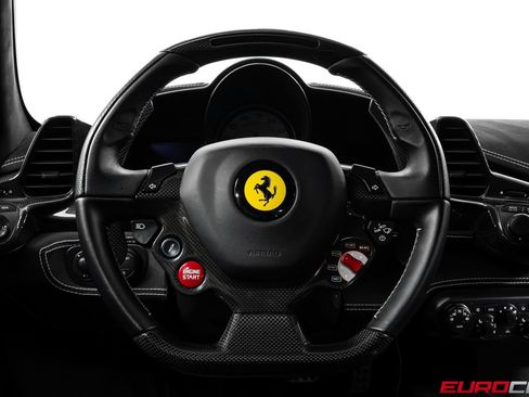 Used 2015 Ferrari 458 Speciale Coupe RWD image 33