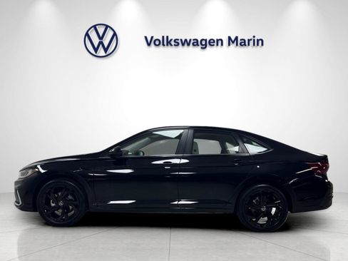 New 2026 Volkswagen Jetta SE FWD image 2