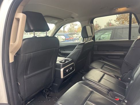 Used 2024 Ford Expedition Max XLT image 7