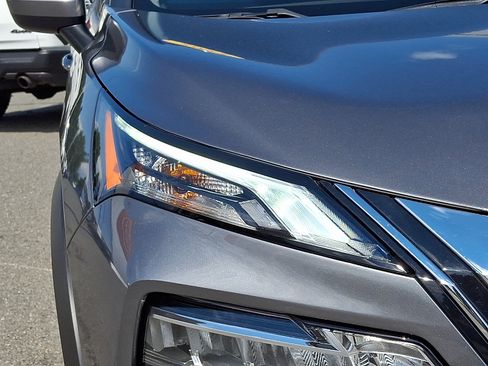 Used 2023 Nissan Rogue SV AWD/4WD image 10
