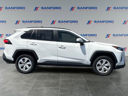 Used 2019 Toyota RAV4 LE w/ Carpet Mat Package AWD/4WD image 6