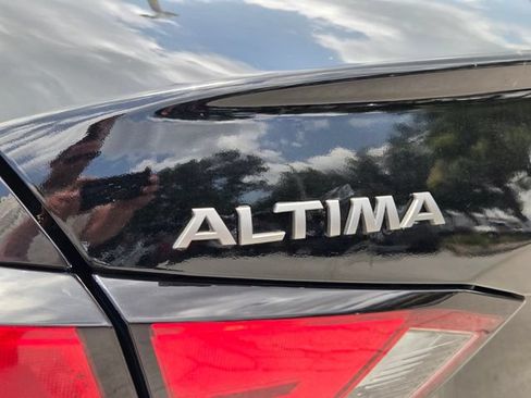 Used 2023 Nissan Altima 2.5 SV AWD/4WD image 10